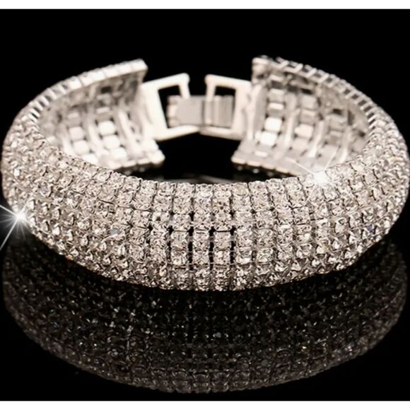 Stunning 8 Row Rhinestones Bracelet Wedding Prom Evening Dressup - Picture 2 of 11